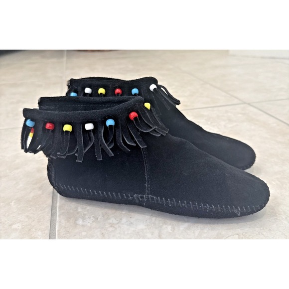 Minnetonka Shoes - Minnetonka Moccasin Black Fringe Suede Beaded Sz 7 Zipper Hippie Festival Boho